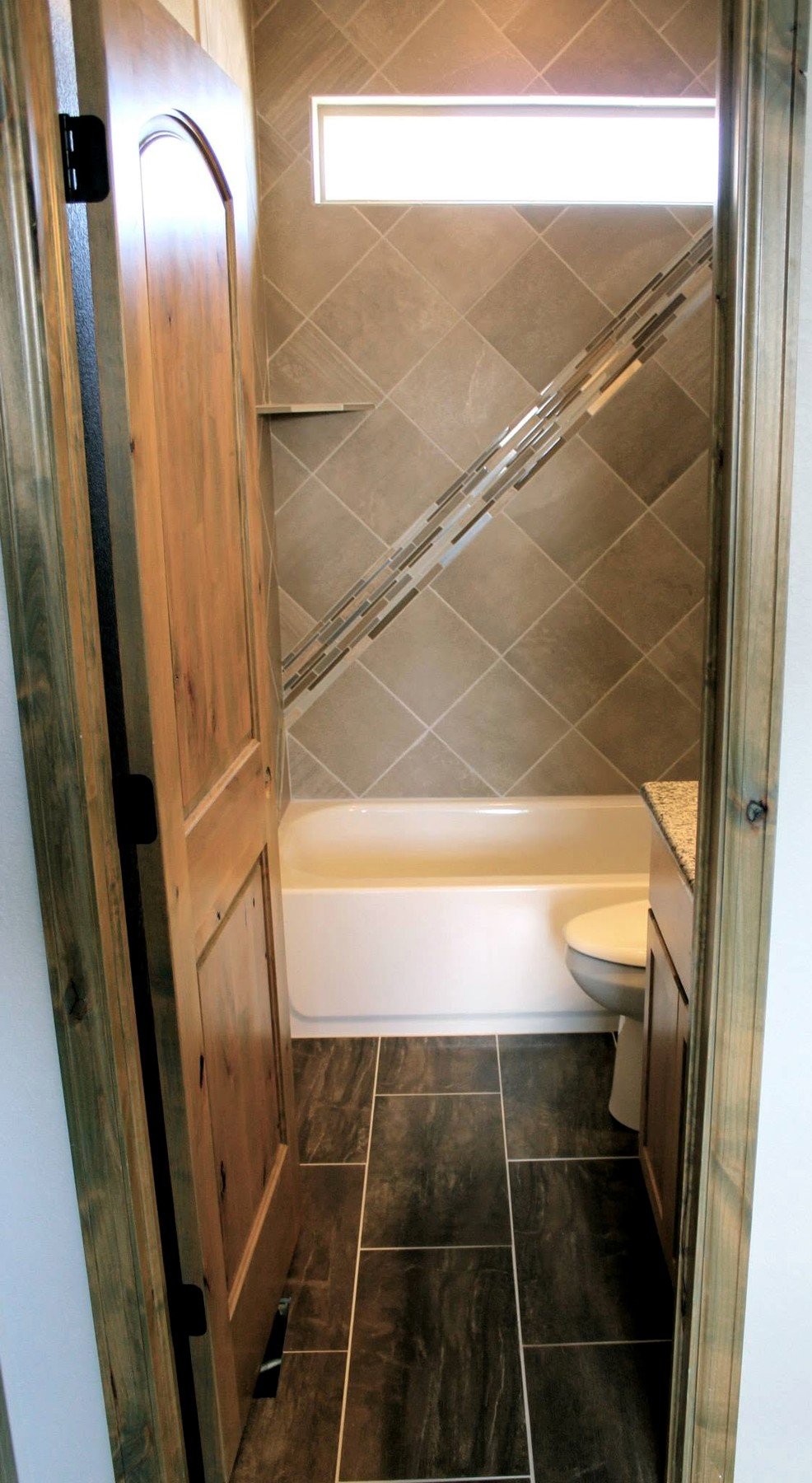 Diagonal Tub Surround with Mosaic Band