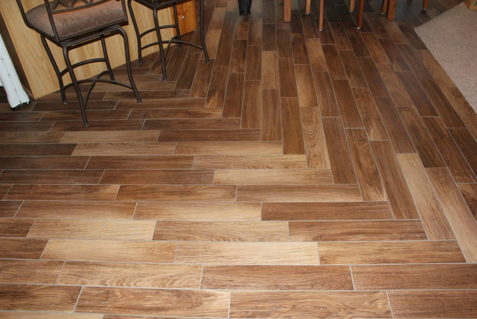 Custom patterned tile floor