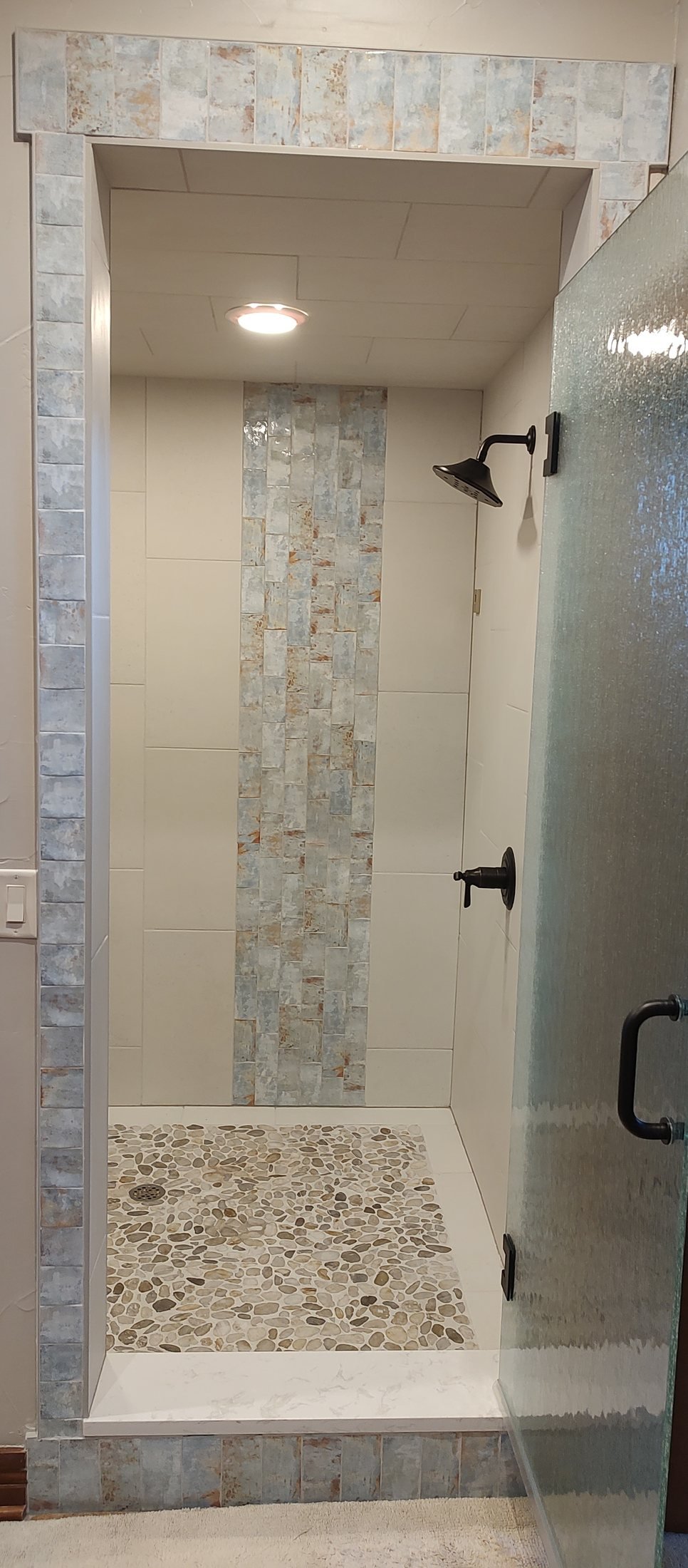 Light Mosaic Shower